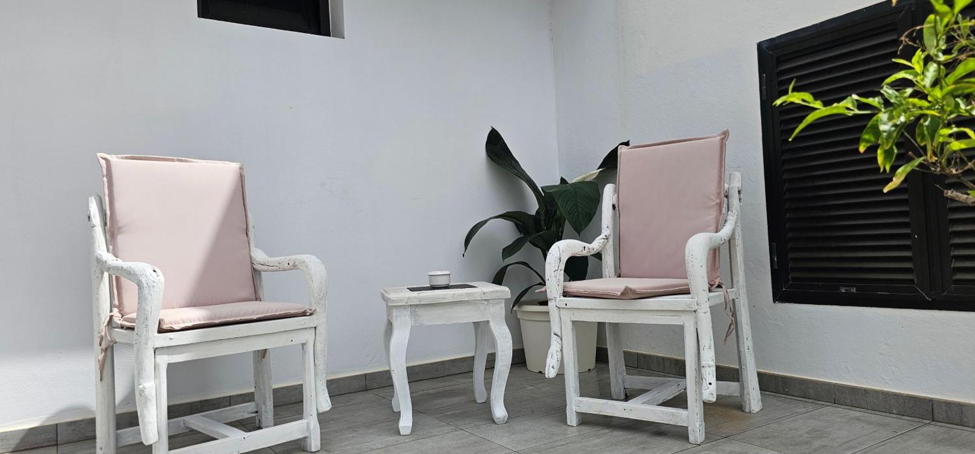 Alunita & Pirita, Habitacion Con Jardin, Terraza Y Wifi En Zona Tranquila Y Centrica Nazaret Exterior foto